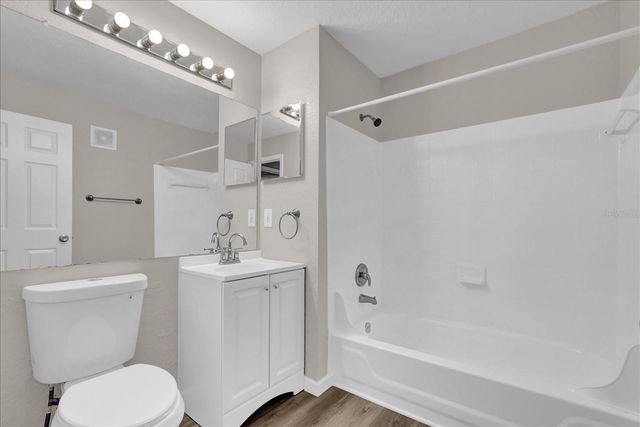 8915 LATREC AVENUE 2311, Orlando, FL 32819