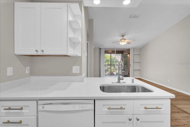 8915 LATREC AVENUE 2311, Orlando, FL 32819