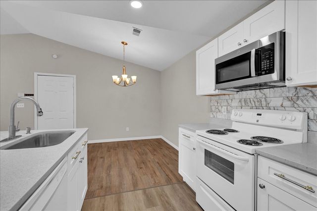 8915 LATREC AVENUE 2311, Orlando, FL 32819
