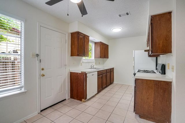 10310 Little Pebble DR B, Austin, TX 78758