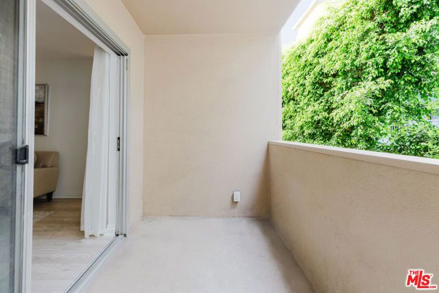 1010 Palm Avenue 208, West Hollywood, CA 90069