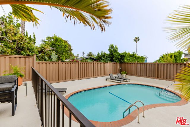 1010 Palm Avenue 208, West Hollywood, CA 90069