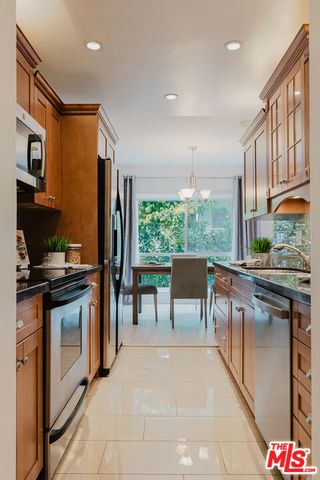 1010 Palm Avenue 208, West Hollywood, CA 90069