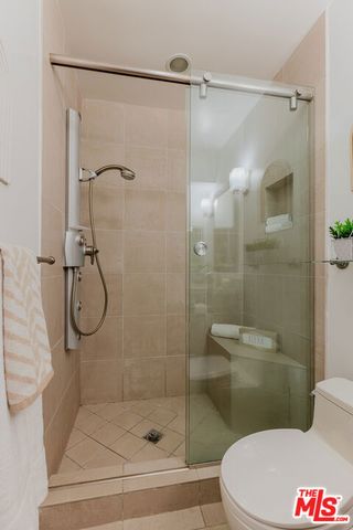 1010 Palm Avenue 208, West Hollywood, CA 90069