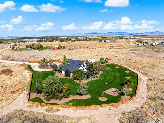 13100 S Laken Ln, Kuna, ID 83634