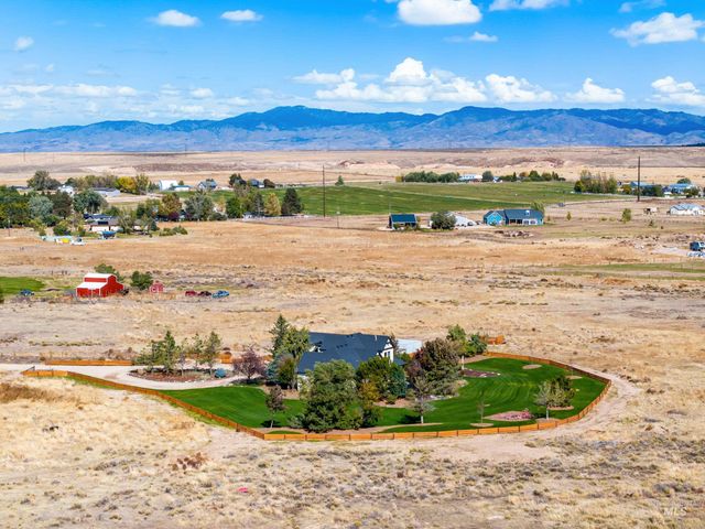 13100 S Laken Ln, Kuna, ID 83634