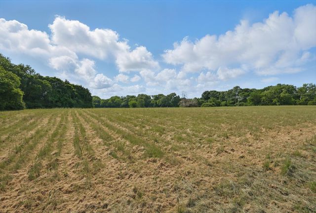 699 W Wintergreen Road, Desoto, TX 75115