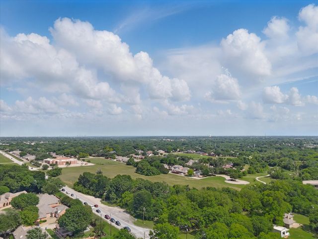 699 W Wintergreen Road, Desoto, TX 75115