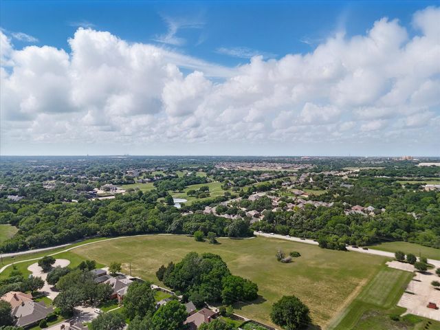 699 W Wintergreen Road, Desoto, TX 75115