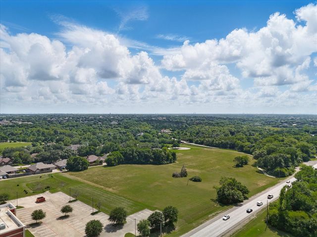 699 W Wintergreen Road, Desoto, TX 75115