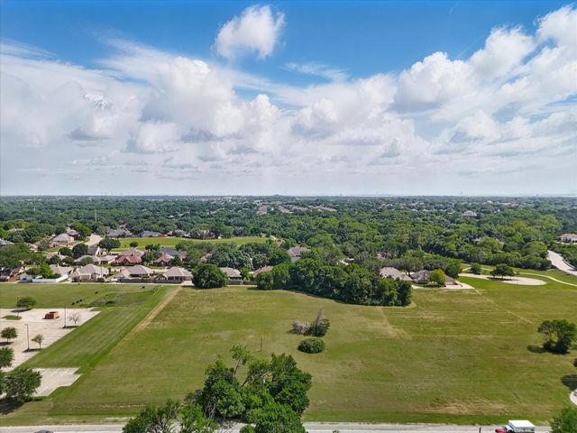 699 W Wintergreen Road, Desoto, TX 75115