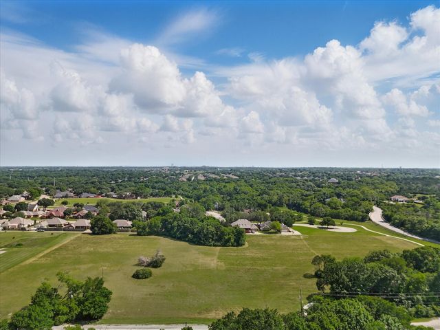 699 W Wintergreen Road, Desoto, TX 75115