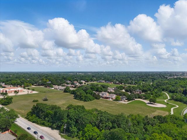 699 W Wintergreen Road, Desoto, TX 75115