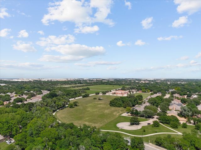 699 W Wintergreen Road, Desoto, TX 75115