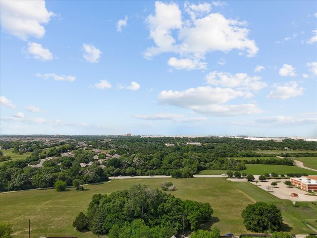 699 W Wintergreen Road, Desoto, TX 75115