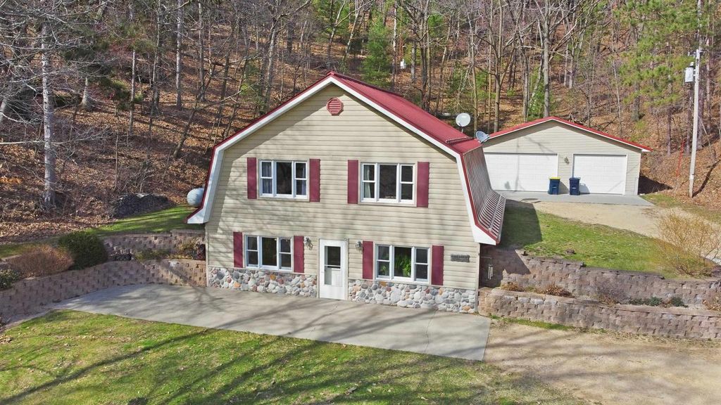 W7656 Suldal Road, Mauston, WI 53948