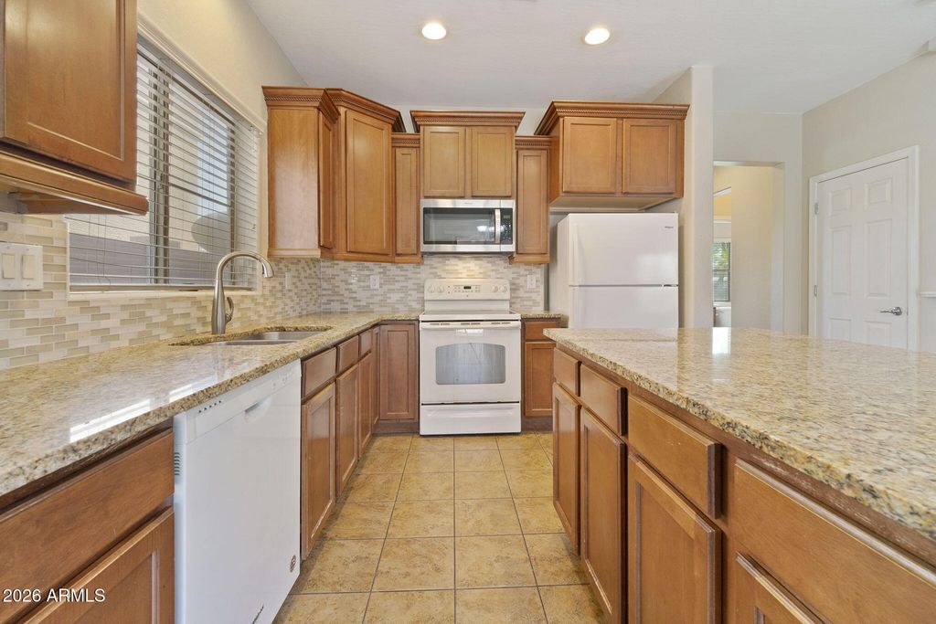 428 N CITRUS Lane, Gilbert, AZ 85234 — photo 3