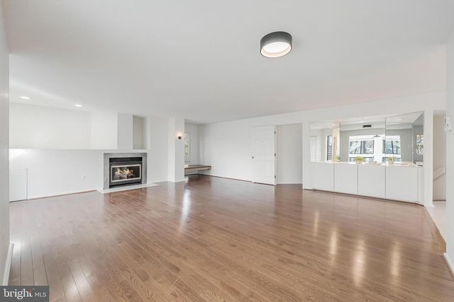 2118 OWLS COVE LN, Reston, VA 20191