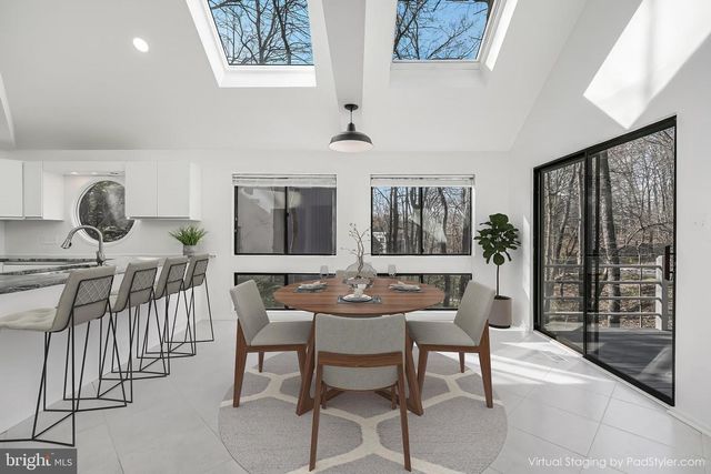 2118 OWLS COVE LN, Reston, VA 20191