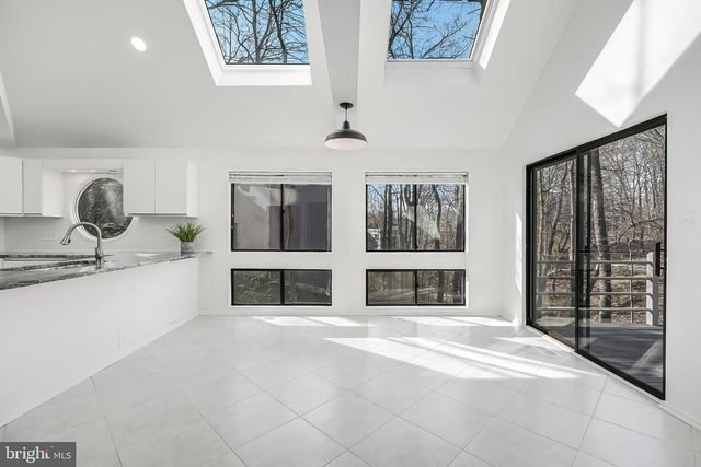 2118 OWLS COVE LN, Reston, VA 20191