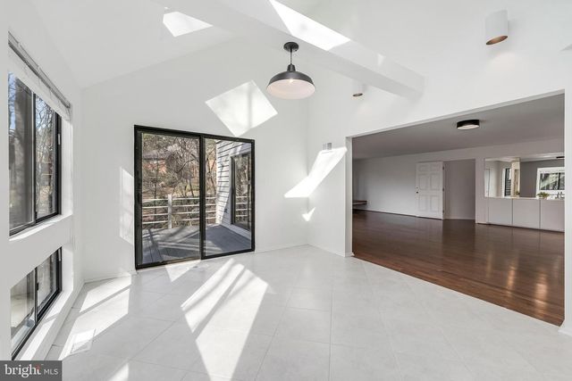 2118 OWLS COVE LN, Reston, VA 20191