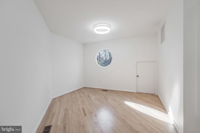 2118 OWLS COVE LN, Reston, VA 20191