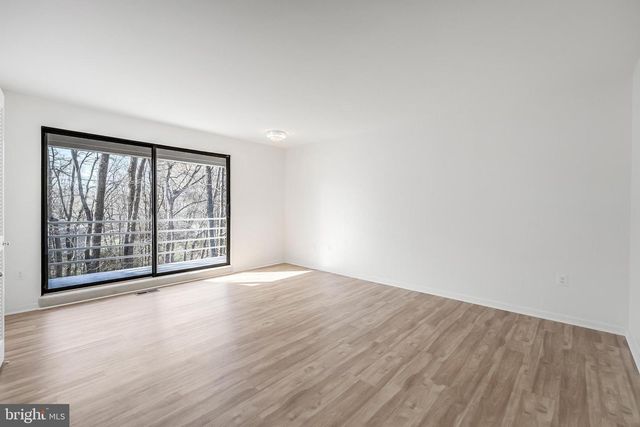 2118 OWLS COVE LN, Reston, VA 20191