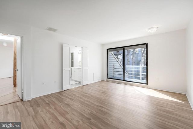 2118 OWLS COVE LN, Reston, VA 20191