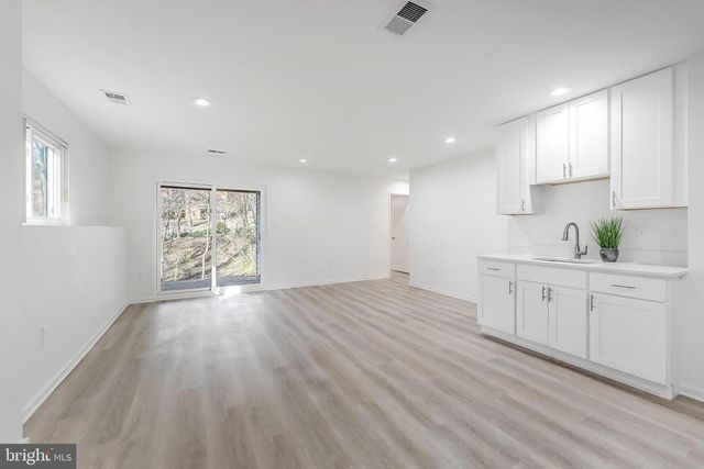 2118 OWLS COVE LN, Reston, VA 20191