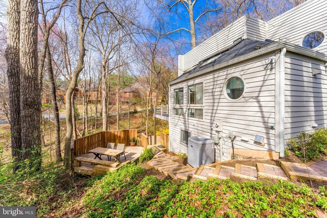 2118 OWLS COVE LN, Reston, VA 20191