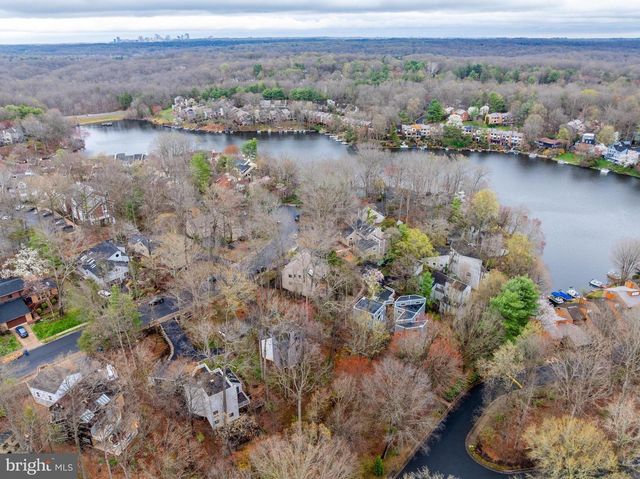 2118 OWLS COVE LN, Reston, VA 20191