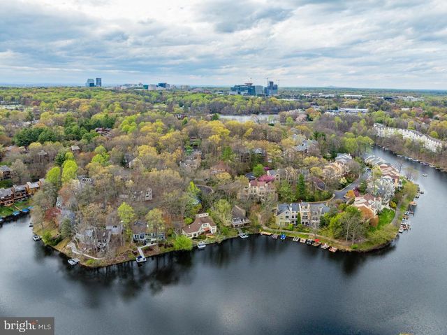 2118 OWLS COVE LN, Reston, VA 20191