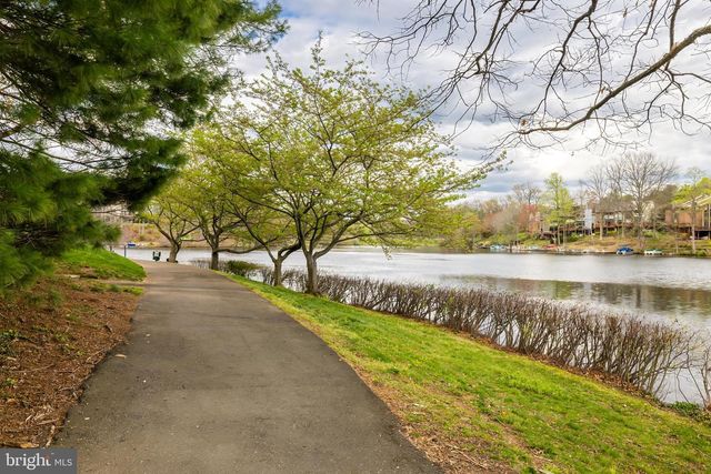 2118 OWLS COVE LN, Reston, VA 20191