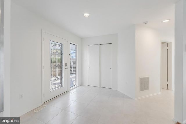 2118 OWLS COVE LN, Reston, VA 20191