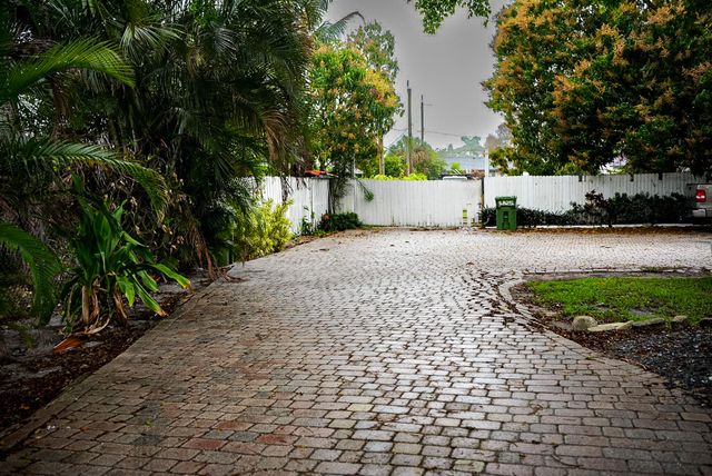 3825 Lakewood Road A, Palm Springs, FL 33461