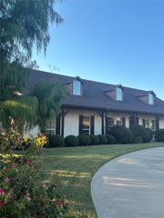 2245 Nottaway Drive, Cleburne, TX 76033