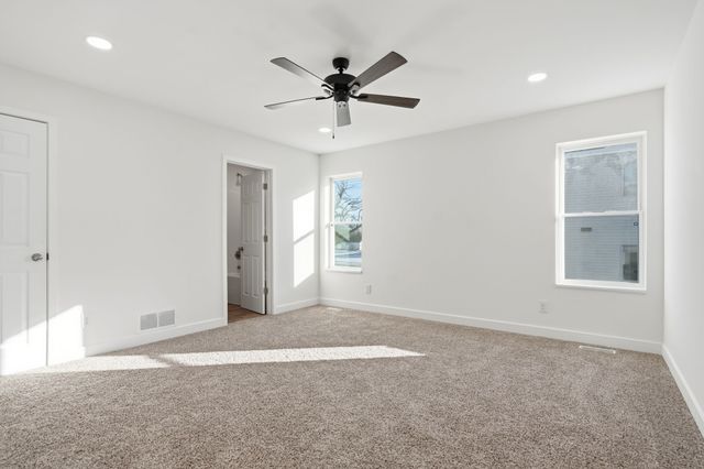 225 Clymer Road, Hiawatha, IA 52233