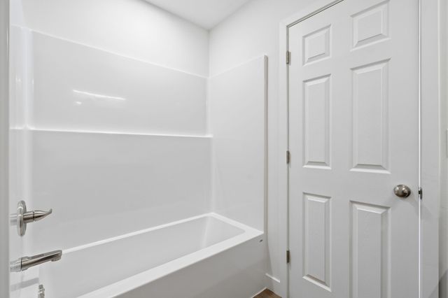 225 Clymer Road, Hiawatha, IA 52233