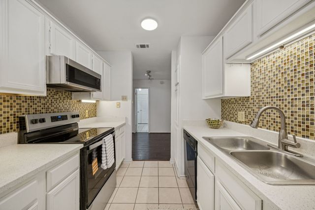 9600 Royal Lane 201, Dallas, TX 75243
