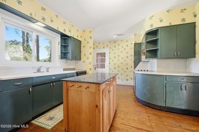 1108 Summit Avenue, Washington, NC 27889