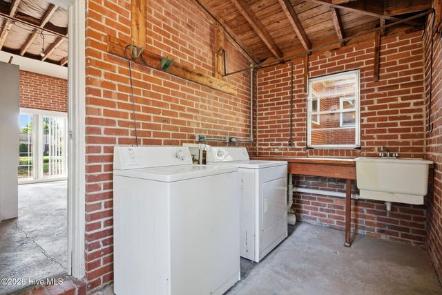 1108 Summit Avenue, Washington, NC 27889