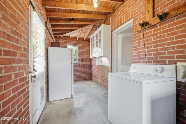 1108 Summit Avenue, Washington, NC 27889