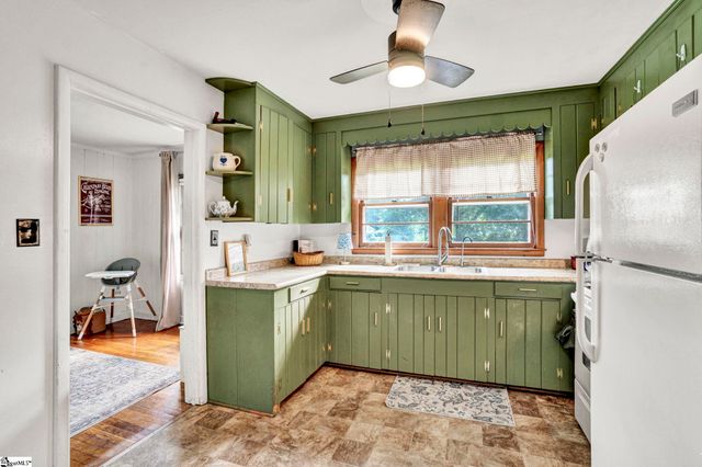 210 Sunnyview Circle, Spartanburg, SC 29307