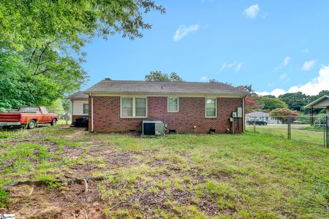210 Sunnyview Circle, Spartanburg, SC 29307