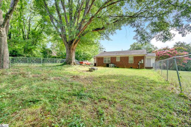 210 Sunnyview Circle, Spartanburg, SC 29307