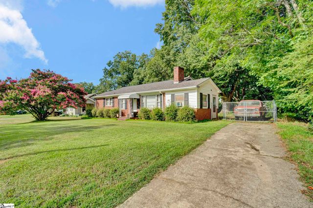 210 Sunnyview Circle, Spartanburg, SC 29307