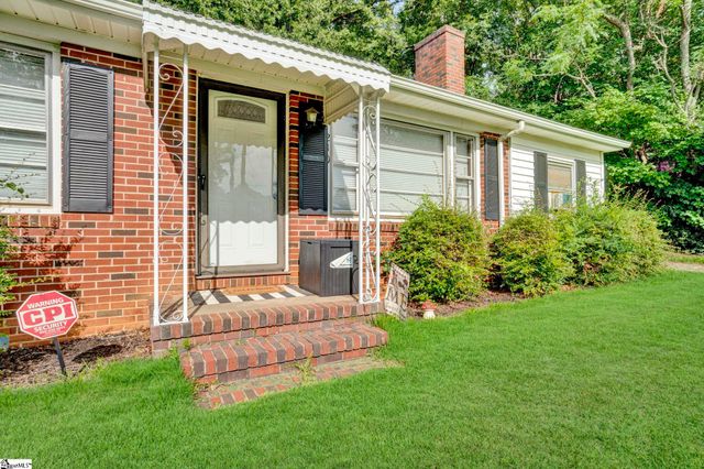 210 Sunnyview Circle, Spartanburg, SC 29307