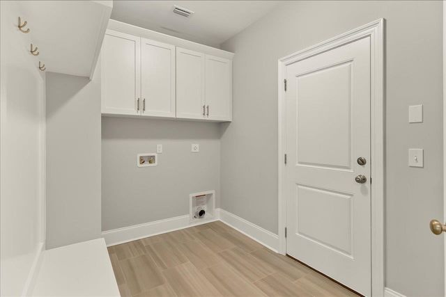 1471 Summerbrooke Drive, Tallahassee, FL 32312