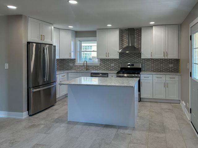 4233 N Odell Avenue, Norridge, IL 60706