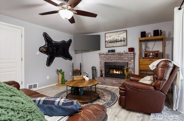 1585 NW 2nd Avenue, Oak Harbor, WA 98277